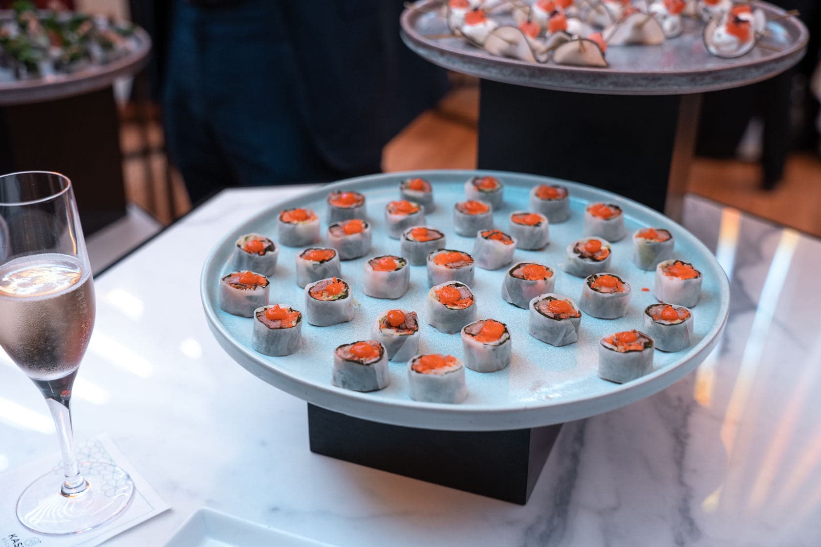 Petits fours et champagne, réception d'entreprise