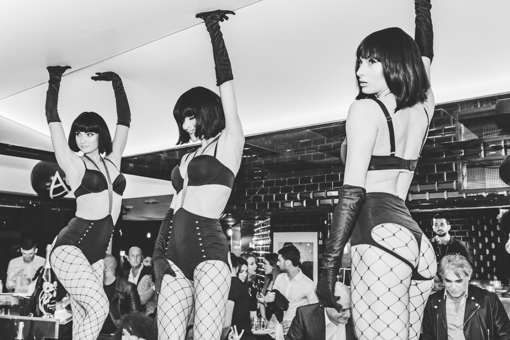 Performance de danseuses, soirée clubbing au restaurant La Gioia